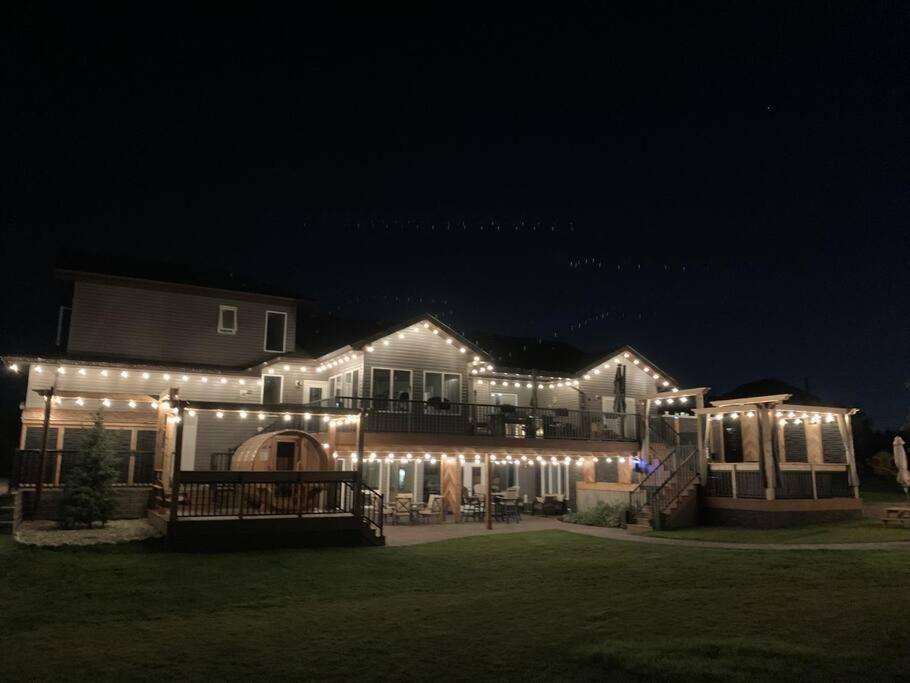 Dragonfly Inn Loft Suite Sherwood Park Exterior foto