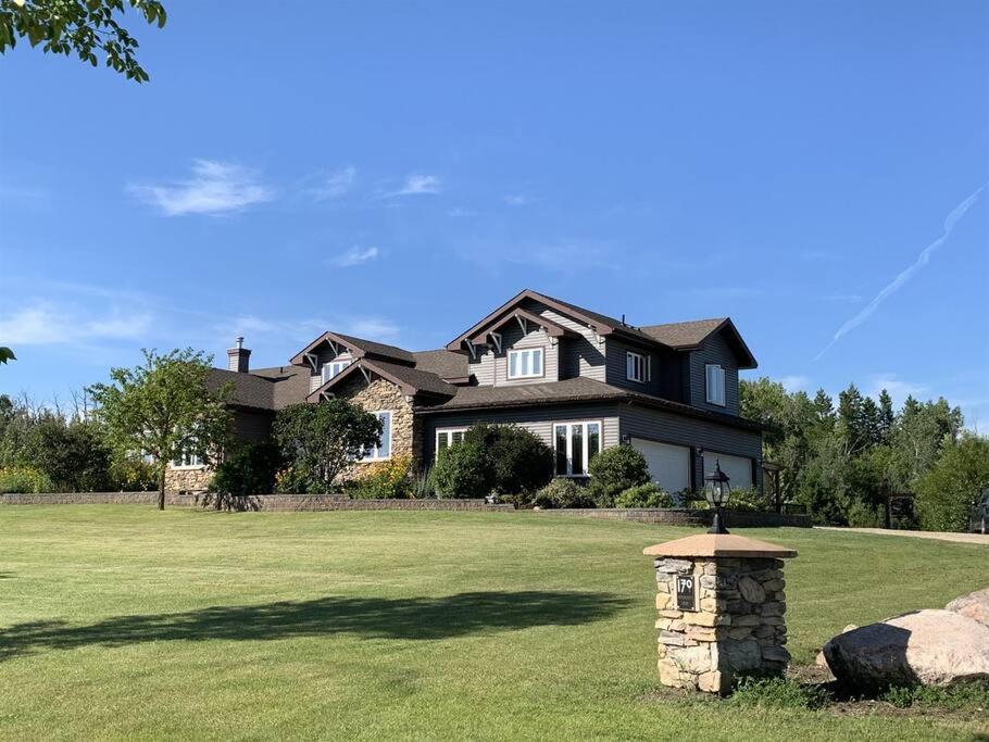 Dragonfly Inn Loft Suite Sherwood Park Exterior foto